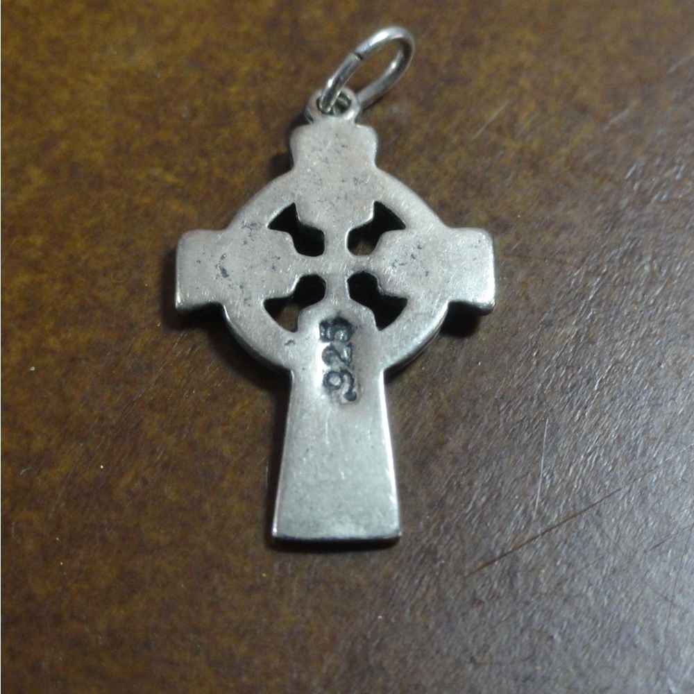 Small sterling silver 925 Celtic pendant, approximately 1 inch detailed - Picture 4 of 4